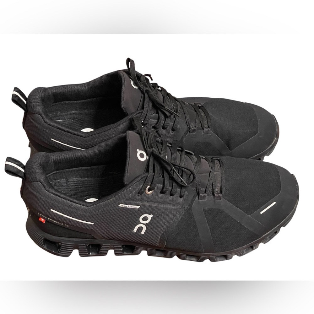 Men’s On Cloud 5 Waterproof Shoes Black size 11